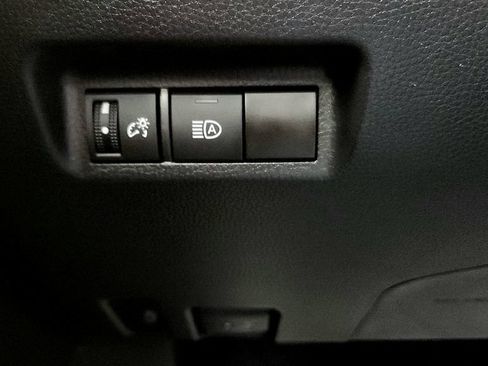 Used 2024 Toyota RAV4 XLE AWD/4WD image 32