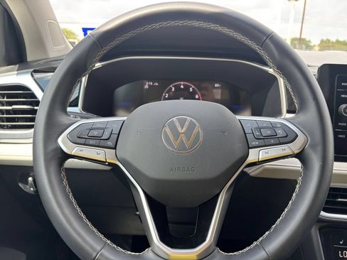 Used 2026 Volkswagen Taos SE AWD/4WD image 28