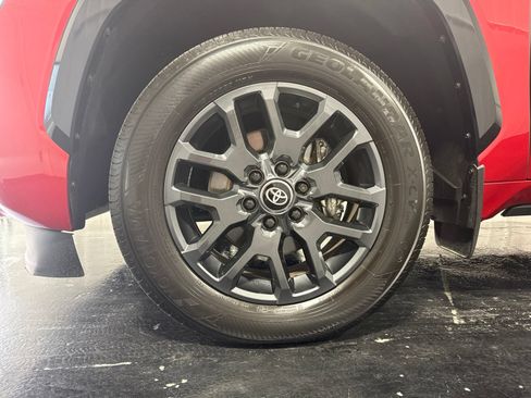Used 2025 Toyota Sequoia Platinum AWD/4WD image 6