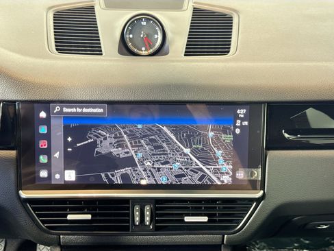Certified 2023 Porsche Cayenne w/ Premium Package AWD/4WD image 14