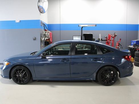 Used 2025 Honda Civic Sport image 17