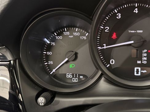 Certified 2025 Porsche Macan image 53