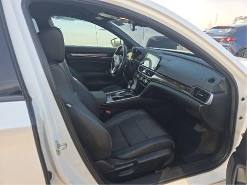 Used 2019 Honda Accord Sport image 5