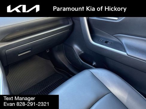 Used 2020 Toyota RAV4 XLE Premium image 29