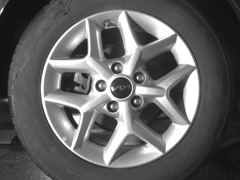 Used 2025 Kia Soul LX w/ LX Technology Package FWD image 18