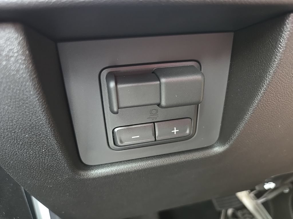 New 2026 Chevrolet Colorado ZR2 w/ Technology Package AWD/4WD image 13