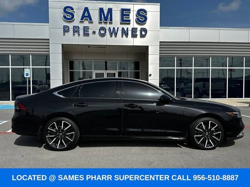 Used 2025 Honda Accord Touring image 2