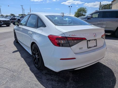 Used 2023 Honda Civic Sport image 3