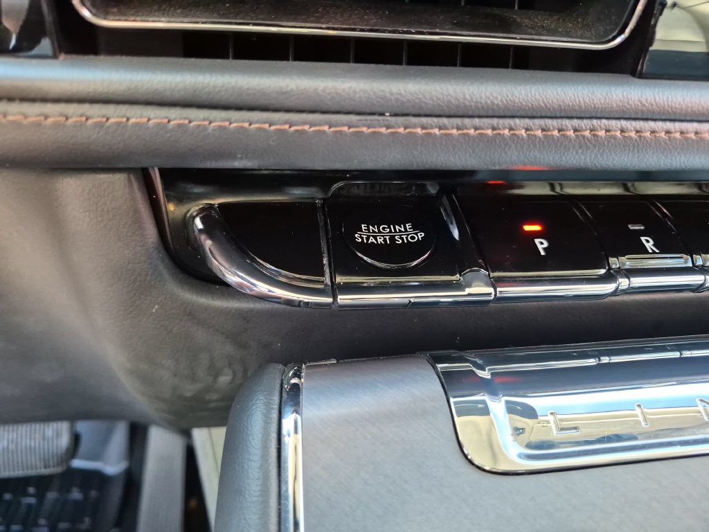 Used 2025 Lincoln Aviator AWD w/ Equipment Group 101A image 25