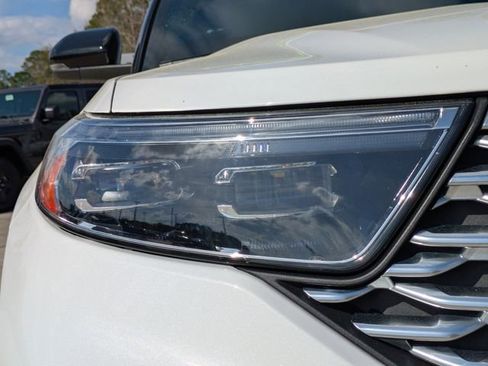 Used 2022 Ford Explorer Platinum w/ Technology Package AWD/4WD image 10
