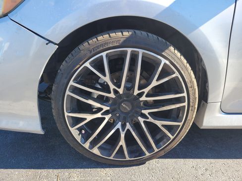 Used 2013 Toyota Camry image 9