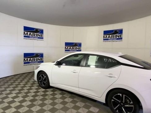 Used 2024 Nissan Sentra SV FWD image 8