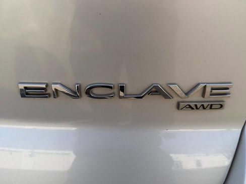 Used 2012 Buick Enclave Premium image 27