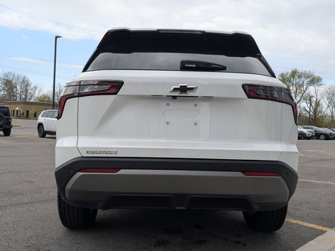 Used 2025 Chevrolet Equinox LT w/ Safety and Technology Package FWD image 7