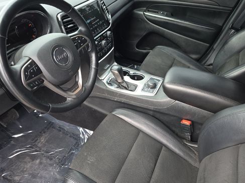Used 2022 Jeep Grand Cherokee Laredo X AWD/4WD image 10