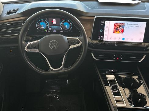 Used 2024 Volkswagen Atlas SE FWD image 13