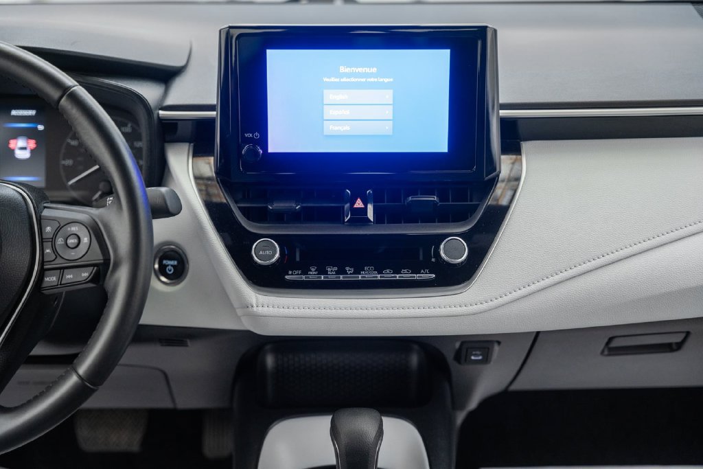 Certified 2024 Toyota Corolla SE FWD image 22