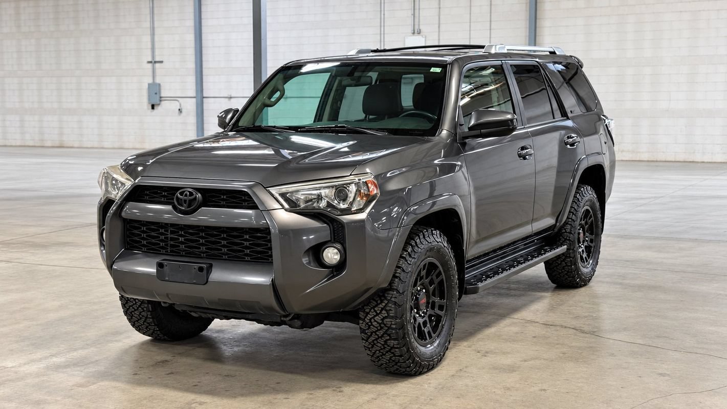 Used 2016 Toyota 4Runner SR5 AWD/4WD image 1