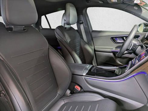 Used 2025 Mercedes-Benz GLC 300 4MATIC image 21