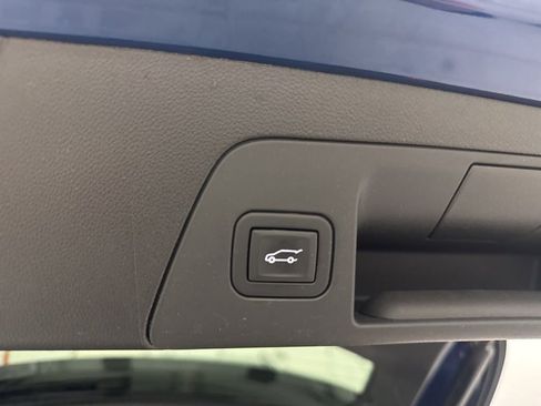 Used 2023 Buick Envision Essence image 13