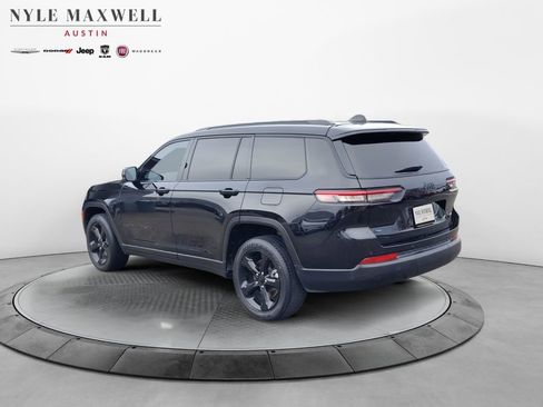 Used 2021 Jeep Grand Cherokee L Laredo image 12