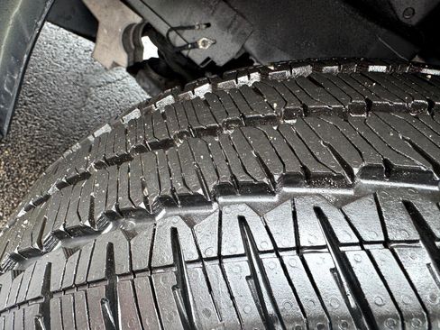 Used 2023 Ford E-Transit Low Roof image 22