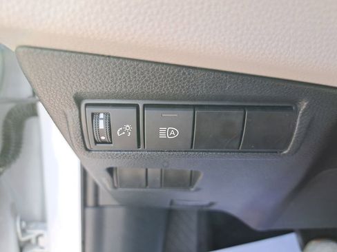 Certified 2024 Toyota Corolla Cross LE image 29