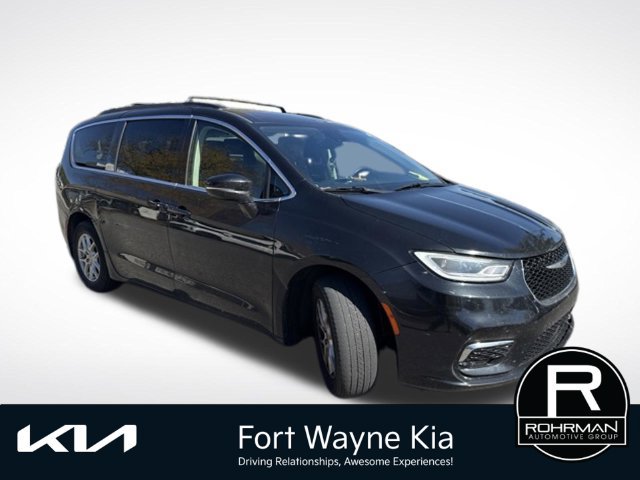 Used 2022 Chrysler Pacifica Touring-L FWD image 8