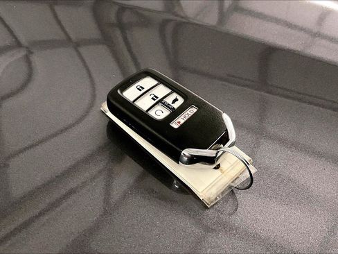 Used 2018 Honda CR-V Touring image 10