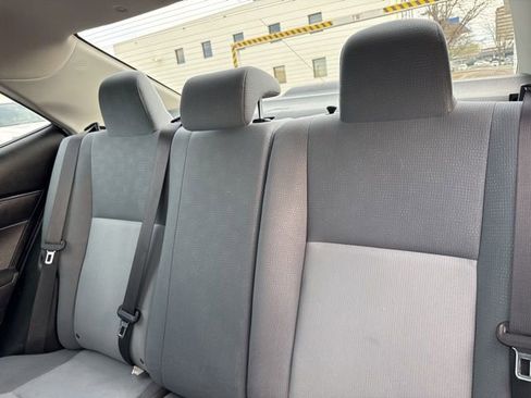 Used 2018 Toyota Corolla L image 25