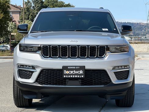 New 2025 Jeep Grand Cherokee Limited image 9