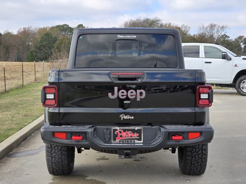 New 2025 Jeep Gladiator Rubicon w/ Convenience Group image 4