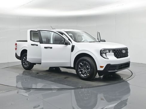 New 2026 Ford Maverick XLT image 30