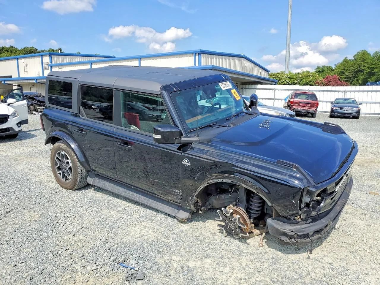 Used 2024 Ford Bronco Outer Banks AWD/4WD image 2