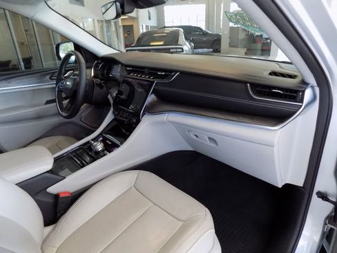 Used 2023 Jeep Grand Cherokee L Overland w/ MOPAR Finishing Package image 28