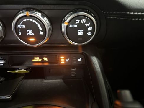 Used 2025 MAZDA MX-5 Miata RF Grand Touring RWD image 30