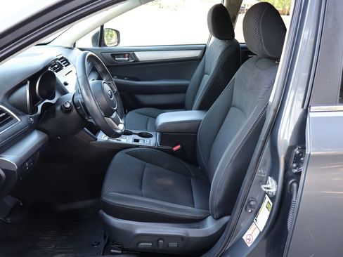 Used 2018 Subaru Outback 2.5i Premium AWD/4WD image 17