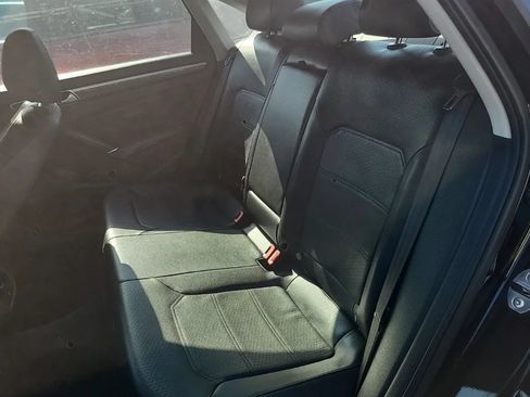 Used 2016 Volkswagen Passat 1.8T SE FWD image 8