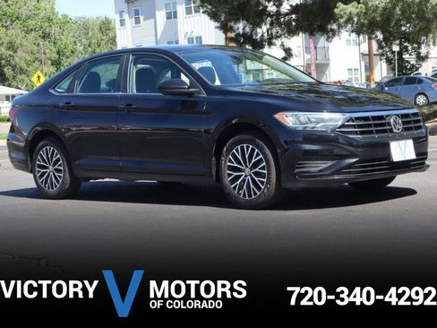 Used 2021 Volkswagen Jetta SE FWD image 1