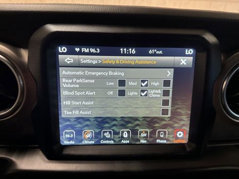 Used 2021 Jeep Wrangler Unlimited Sahara AWD/4WD image 33