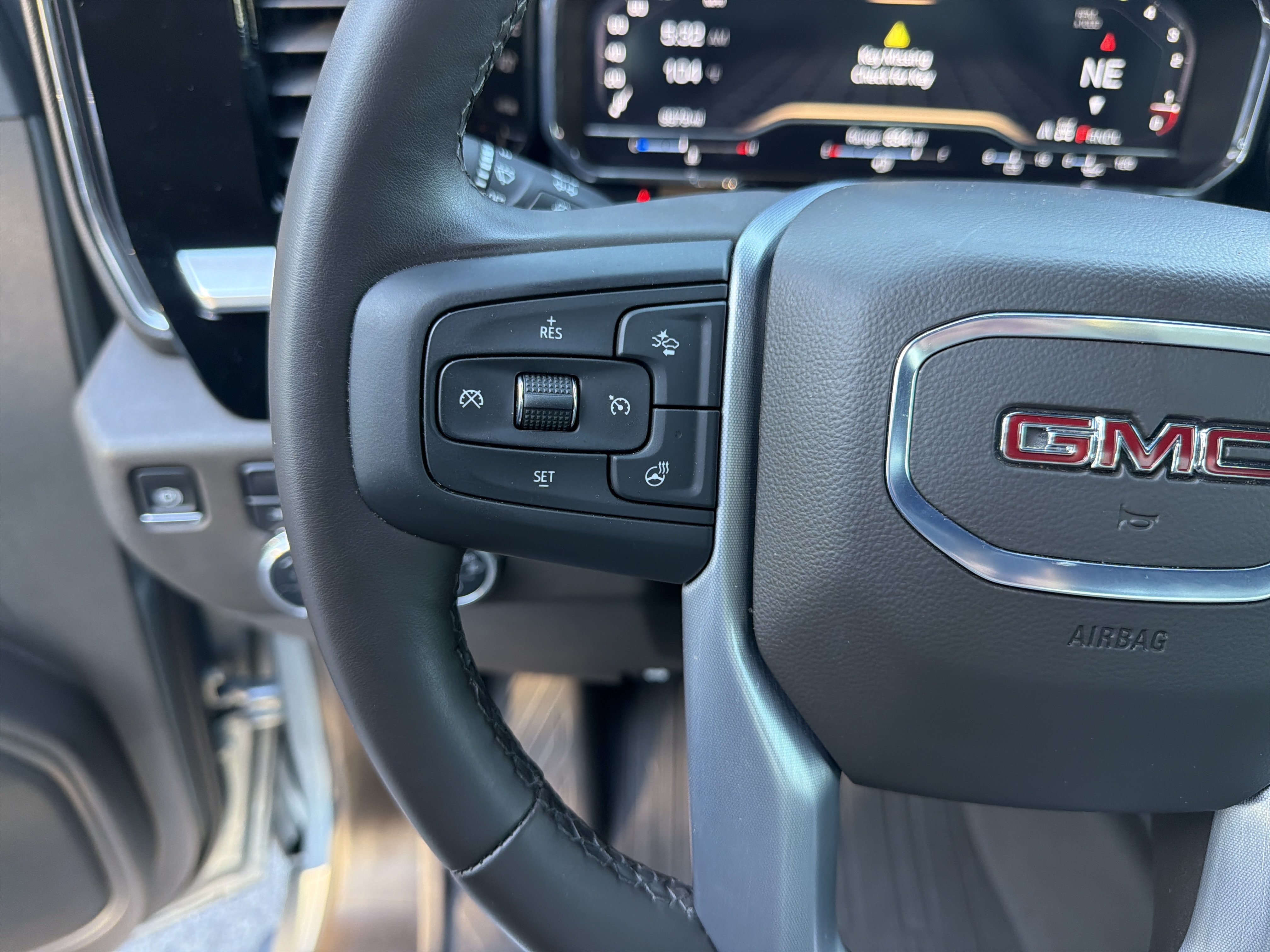 Used 2025 GMC Sierra 2500 SLE AWD/4WD image 21
