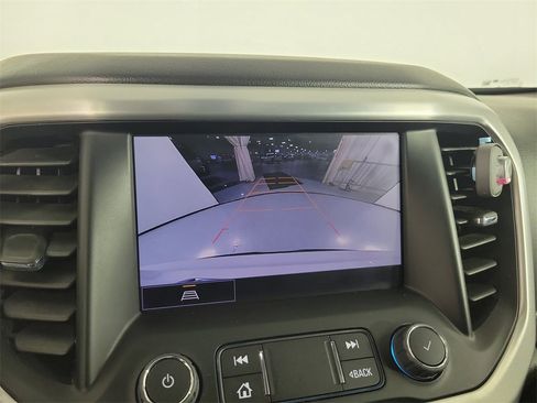 Used 2023 GMC Acadia SLT image 25