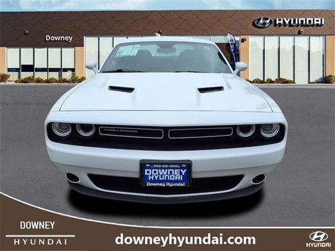 Used 2023 Dodge Challenger SXT image 2