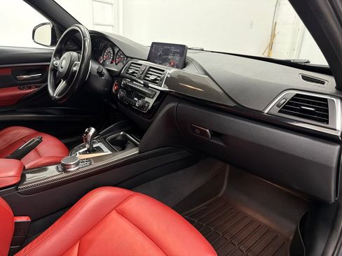 Used 2018 BMW M3 w/ Competition Package RWD image 33