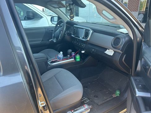 Used 2023 Toyota Tacoma SR5 image 4