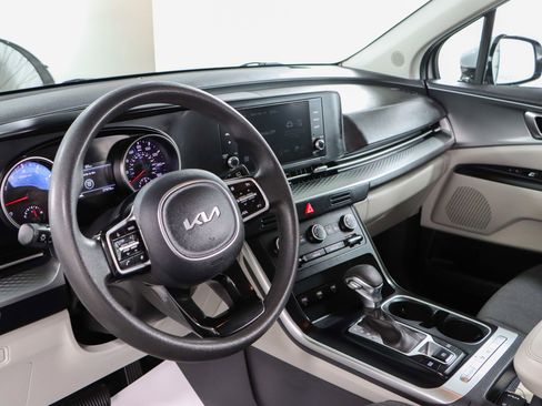Used 2023 Kia Carnival LX image 22