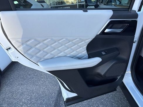 New 2025 Mitsubishi Outlander SEL AWD/4WD image 29