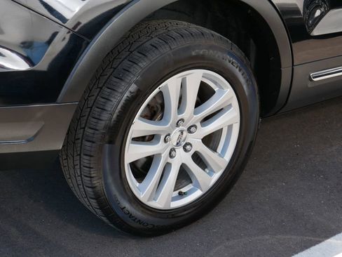Used 2018 Ford Explorer XLT w/ Equipment Group 202A AWD/4WD image 6