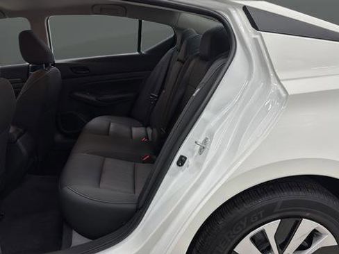 Used 2025 Nissan Altima 2.5 S FWD image 21