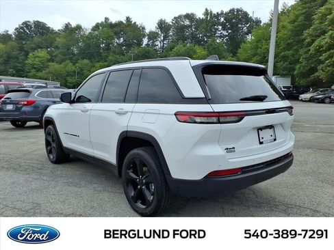 Used 2024 Jeep Grand Cherokee Altitude AWD/4WD image 7
